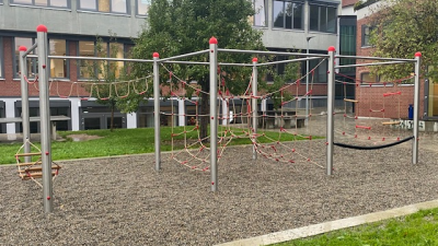 Überraschung für die Kinder: Spielgerät für den Pausenhof